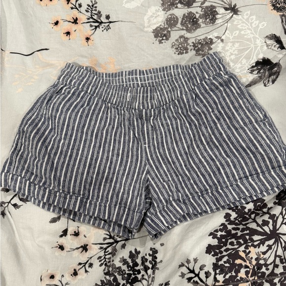 Old Navy shorts size small - Picture 4 of 5